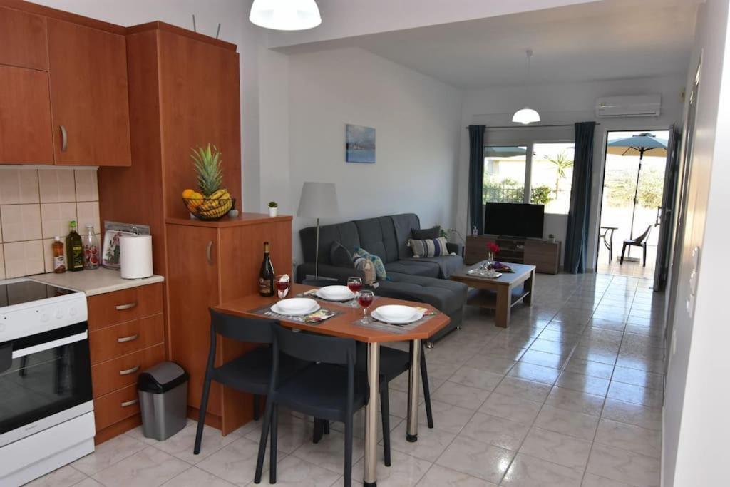 Iakovos Apartments Chorafakia Extérieur photo